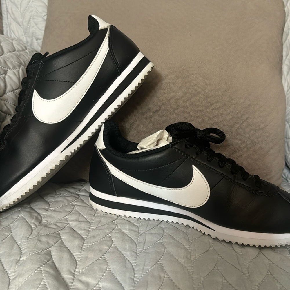 Nike Leather Cortez size 7.5